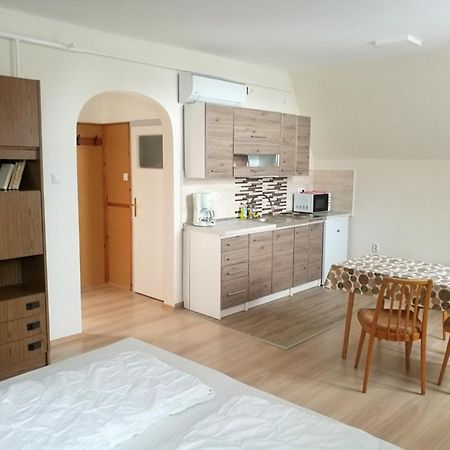 Revesz Vendeghaz Hotel Harkany Ngoại thất bức ảnh