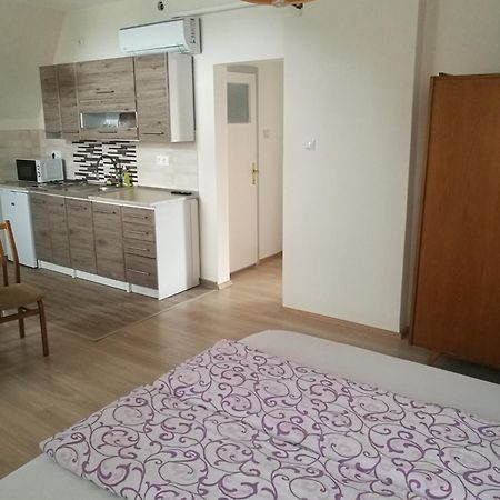 Revesz Vendeghaz Hotel Harkany Ngoại thất bức ảnh