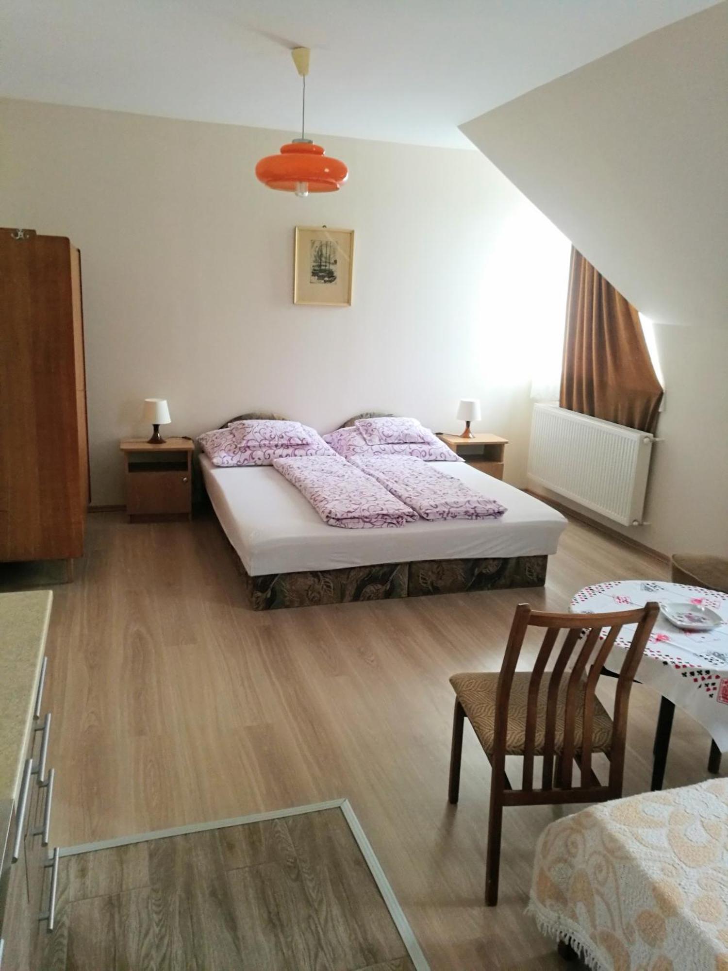 Revesz Vendeghaz Hotel Harkany Ngoại thất bức ảnh