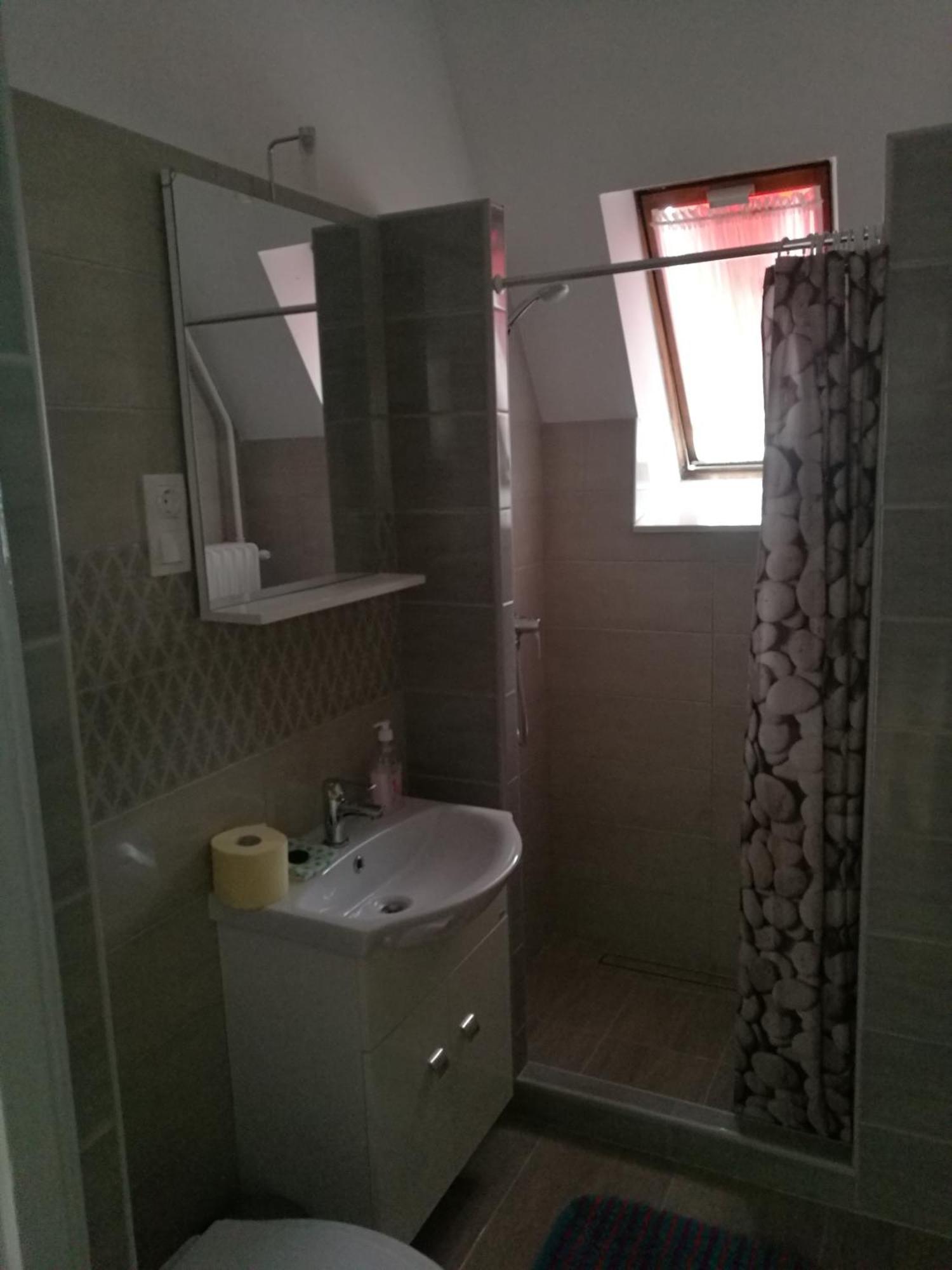 Revesz Vendeghaz Hotel Harkany Ngoại thất bức ảnh
